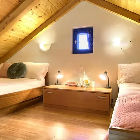 Mola Holiday home *